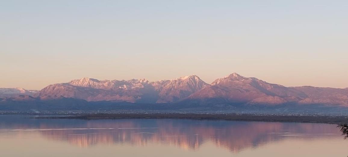 Shiroka Lake Home Екстериор снимка